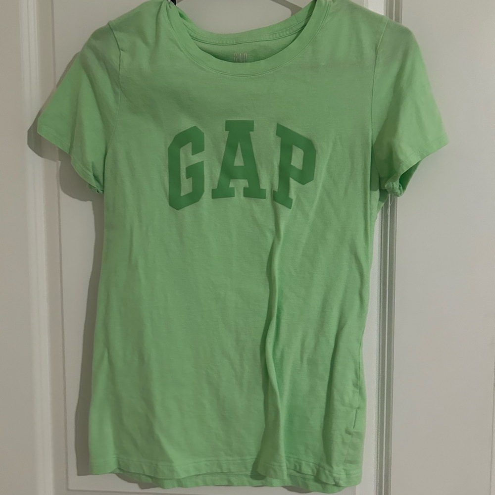 Green Gap shirt